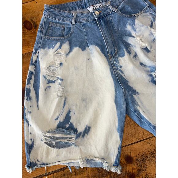 NWT Womens I‎ Love DIY by Panida 80s 90s Style Distressed Bleached Shorts Size M - Picture 3 of 9
